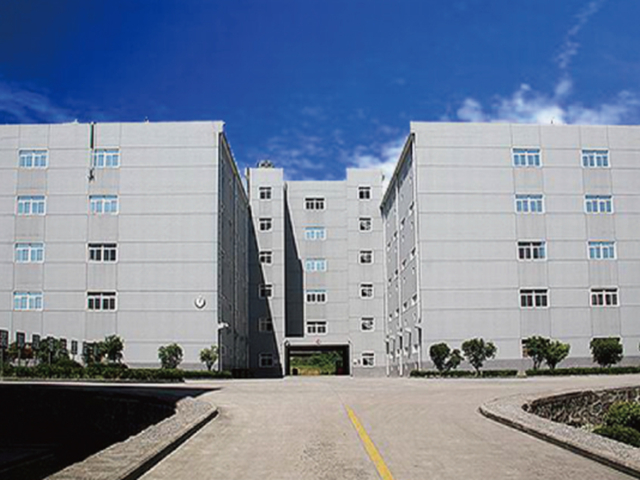 合肥卷煙廠二萬(wàn)平方米片煙醇化庫(kù)工程榮獲安徽省建設(shè)工程“黃山杯”獎(jiǎng)
